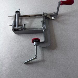 Pampered Chef Apple Peeler Corer Slicer Silver with Red Handles